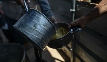 Israel mata a 24 gazatíes e hiere a 300 mientras esperaban ayuda humanitaria