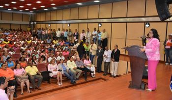 Presidenta del Senado encabeza operativo de prevención cáncer de mama