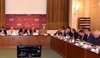 Leonel destaca logros de la democracia en la Región
