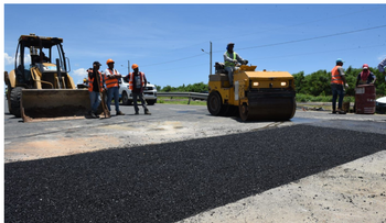 CAASD asfalta 5,000 m² en el Gran Santo Domingo