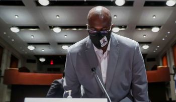 "George Floyd no merecía morir por 20 dólares"; el desgarrador mensaje de su hermano 