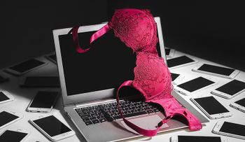 A partir de ahora, Facebook no te permitirá publicar ningún contenido sexual