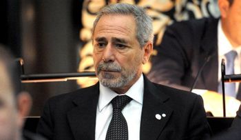 Investigan compra edificio habría sido adquirido por funcionario a través de testaferro