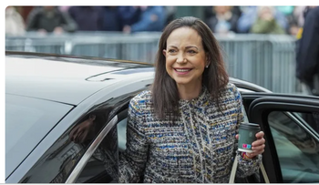 María Corina Machado atiende fractura de vértebra