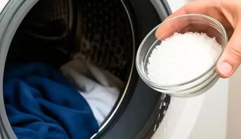 El secreto de la sal para lavar la ropa