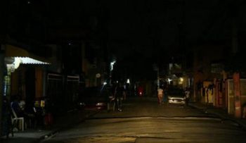 Alta generación eléctrica no frena las quejas por apagones en varias zonas del país