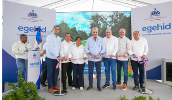 Luis Abinader inaugura carretera en Nagua tras más de 50 años de reclamo
