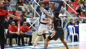 Marineros dominaron con facilidad a Leones