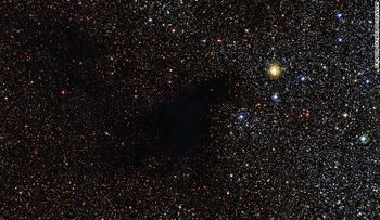 ¿Acaso es prueba de vida extraterrestre? Expertos encuentran anomalía en el espacio