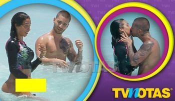 Maluma se dio calentón en la playa con tremenda morena ¡que se quitó la tanga en el mar!