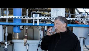 Una máquina convierte heces humanas en agua potable y energía (VIDEO)