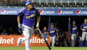 Toros contratan bateador designado Luis Jiménez y el inicialista Reynaldo Rodríguez: 4to partido este lunes en La Romana