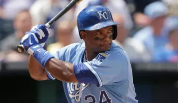 Emiten orden de arresto contra expelotero Miguel Tejada, por emitir cheques sin fondos