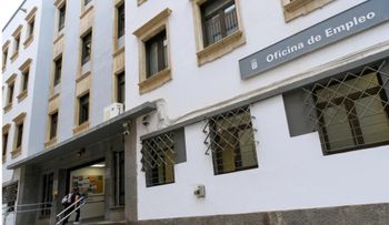 Canarias registra 384 parados más en julio, pero el desempleo cae en 12,400 en un año