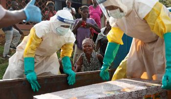 Más de 1.300 muertes por ébola en Congo y casos pueden superar la cifra oficial
