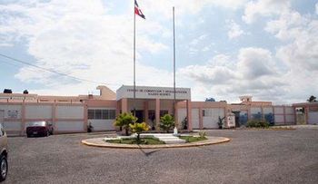 Donan equipos para el Centro de Corrección Najayo-Mujeres