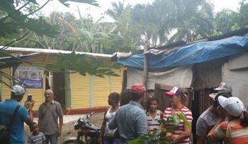 Regidora entrega vivienda a familia de escasos recursos en Higüey