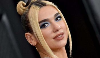 Una fan emocionada, moda y tacos en la visita de Dua Lipa a México