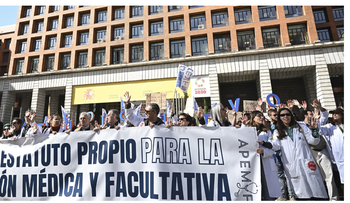 Médicos protestan en segunda semana de huelga