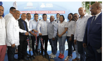 Kelvin Cruz inicia construcción de 11 techados en SDE por RD$300 millones