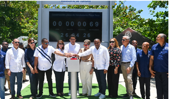 Gobierno construye plaza de vendedores en Playa Teco, Puerto Plata