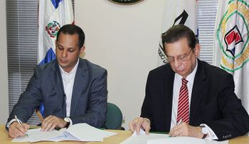 El Ministerio de la Juventud formaliza acuerdo con la UNPHU  