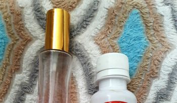 Un facial con agua de rosas y coco para una piel radiante que nunca olvidará