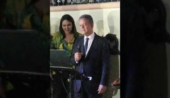 Leonel Fernández, y su Muchacha de abril, de Leonardo Fabio