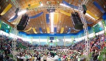 Leonel encabeza acto donde le piden acepte candidatura presidencial 