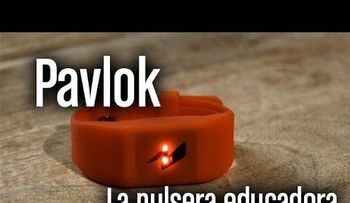 Una pulsera que responde con descarga eléctrica si gastas mucho (VIDEO)