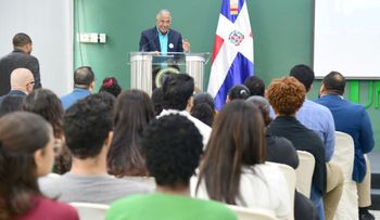Ministerio de Salud impulsa foro para avanzar en eliminación rabia humana