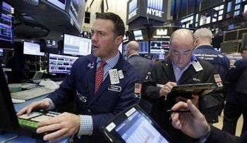 Wall Street cierra con baja; acumula dos semanas de pérdidas
