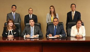 CD y la UNIBE firman acuerdo para que estudiantes hagan pasantías en institución legislativa 