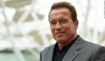 Operan del corazón a Arnold Schwarzenegger