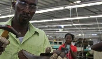 Plantas textiles estafan a haitianos