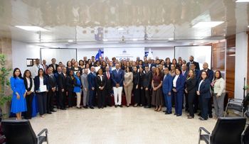 Contraloría reconoce a colaboradores por su desempeño sobresaliente