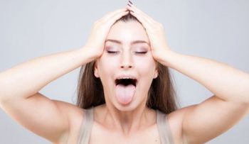 Yoga facial: Una técnica natural para retrasar el envejecimiento