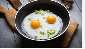 El mejor truco para que los huevos no se peguen al sartén