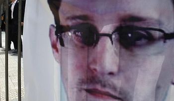 EE.UU. acusa a Snowden de espionaje y pide a Hong Kong que lo arreste  