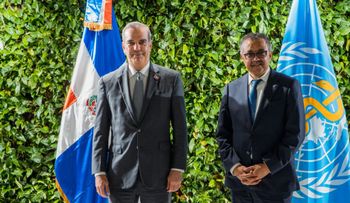 Presidente Abinader recibe felicitaciones por liderazgo RD frente a la pandemia COVID-19 de parte del director general de la OMS