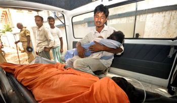 En la India, mueren 21 niños por comida escolar