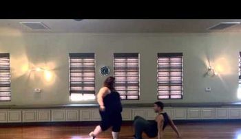 Le decían "gorda y asquerosa" y que nunca podría bailar, y le pone un "tapa boca"