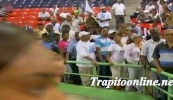 Video: perredeistas dejan solo a Miguel Vargas mientras daba discurso