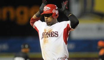 Leones del Escogido vencen a los Toros y siguen firmes en el primero