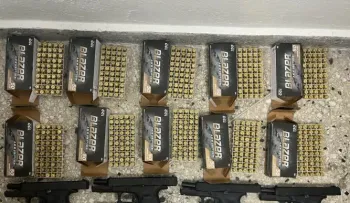 Ocupan pistolas y municiones enviadas en caja desde el exterior, camufladas con artículos de primera necesidad