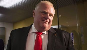 Alcalde de Toronto reconoce su consumo de crack, pero no renunciará