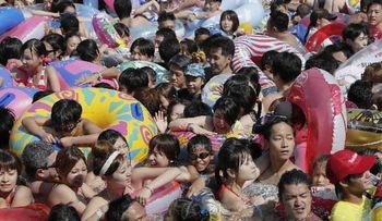 Virus, parásitos y hongos, un riesgo en las piscinas