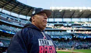 Bartolo Colón luce imponente en el box a sus 43 años, y quiere llegar hasta los 45