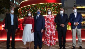 El Banco Central enciende su árbol de Navidad