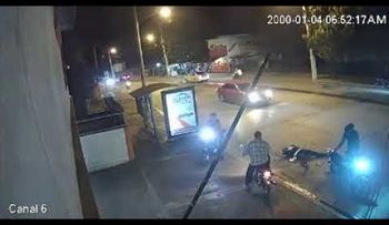 Acribillan a un hombre desde un vehículo en marcha